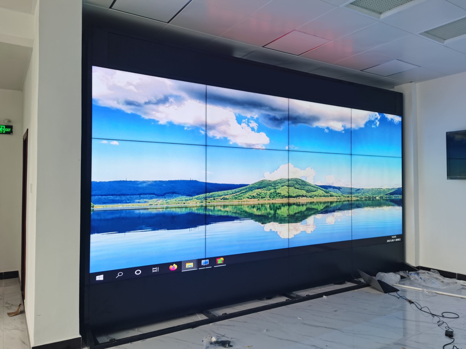 液晶拼接屏.jpg 液晶拼接屏.jpg